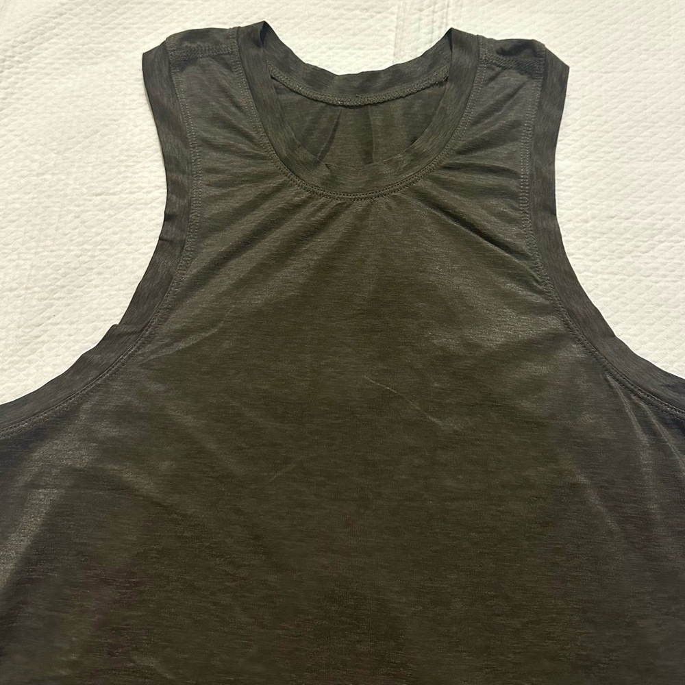 Vuori Women's Vuori Mod Tank Oregano XS - Picture 4 of 8